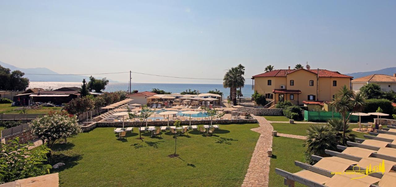 Oasis By The Sea Aparthotel Chiliadou  Exteriör bild