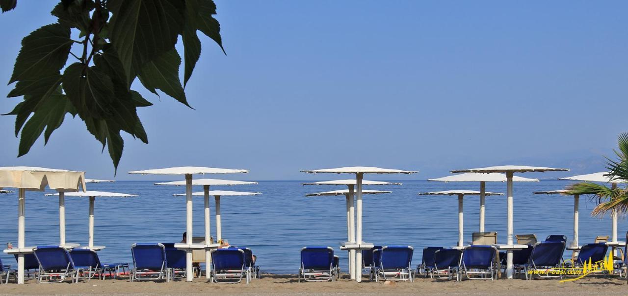 Oasis By The Sea Aparthotel Chiliadou  Exteriör bild