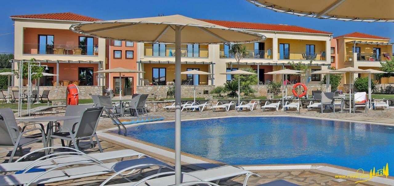 Oasis By The Sea Aparthotel Chiliadou  Exteriör bild