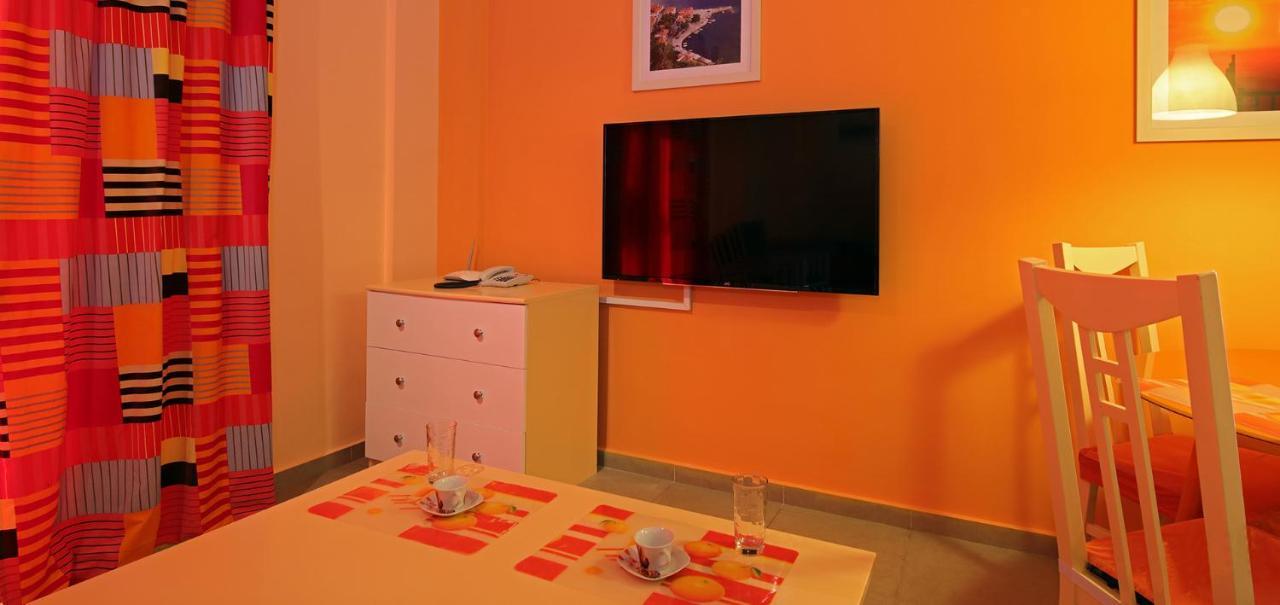 Oasis By The Sea Aparthotel Chiliadou  Exteriör bild