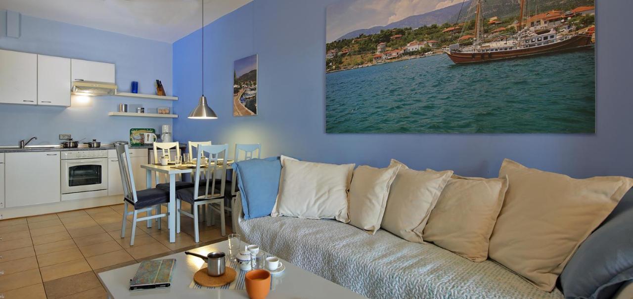 Oasis By The Sea Aparthotel Chiliadou  Exteriör bild