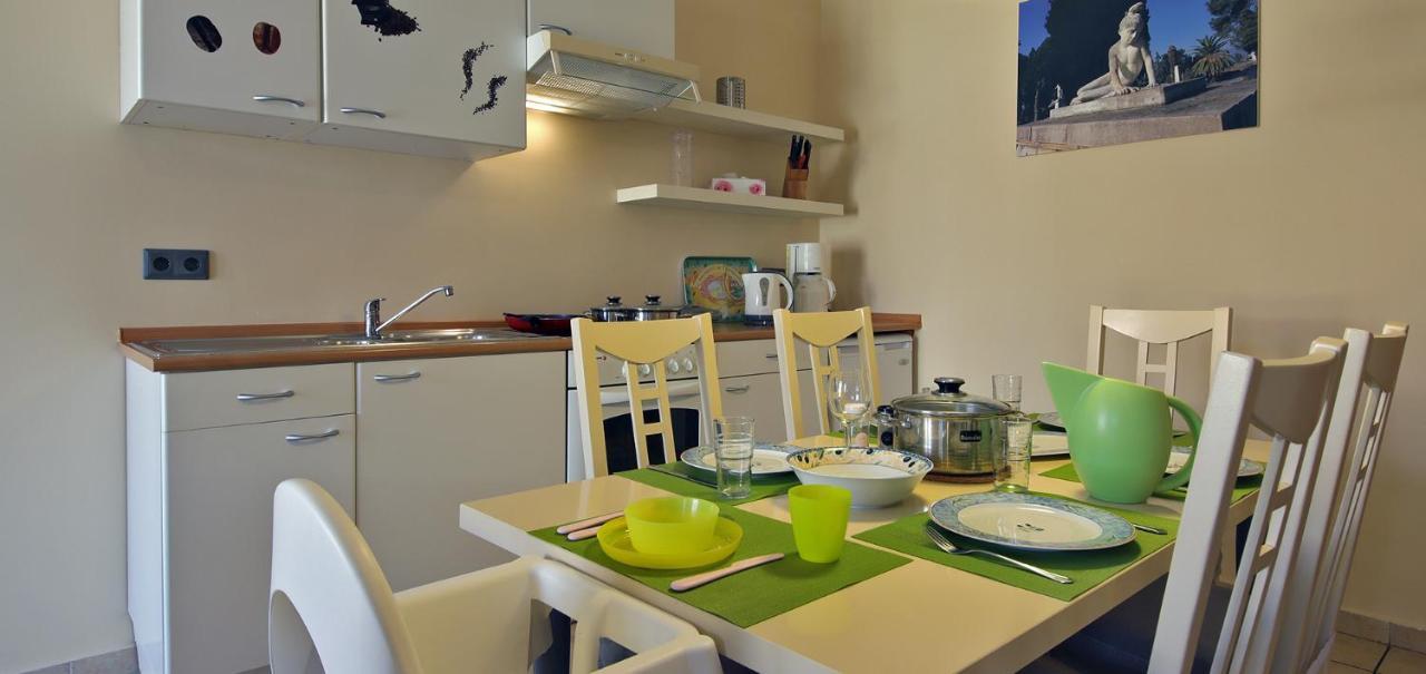 Oasis By The Sea Aparthotel Chiliadou  Exteriör bild