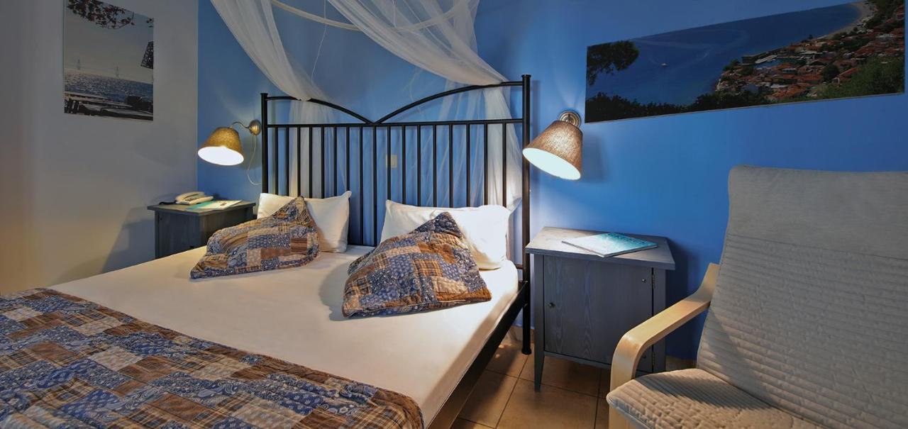 Oasis By The Sea Aparthotel Chiliadou  Exteriör bild
